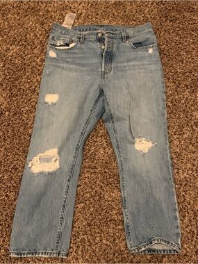 Light Blue Distressed Levi’s Women’s Jeans